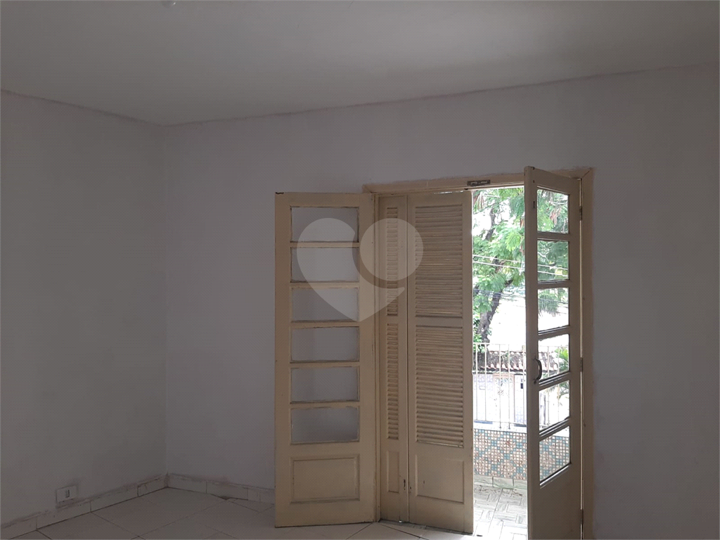 Loja salão comercial e apartamento