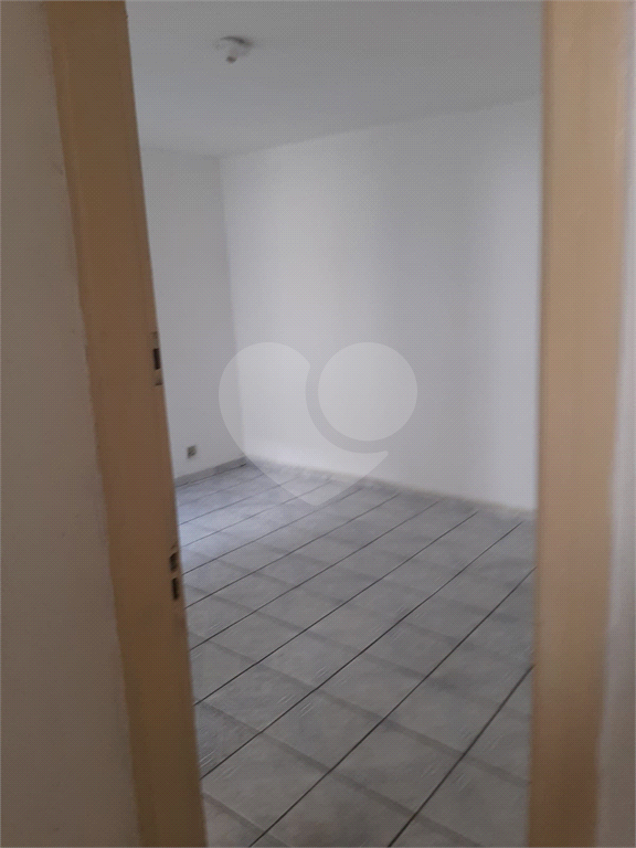 Loja salão comercial e apartamento