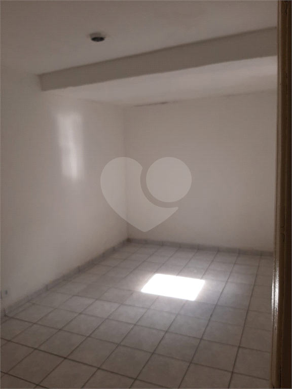 Loja salão comercial e apartamento