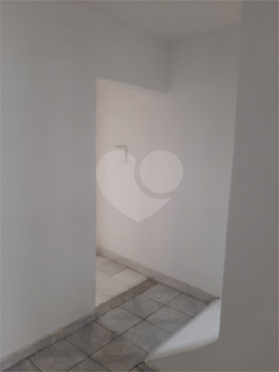 Loja salão comercial e apartamento
