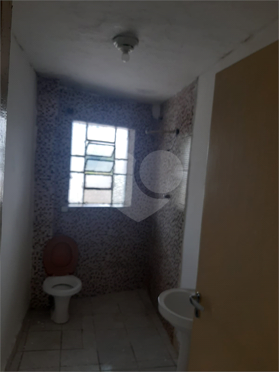 Loja salão comercial e apartamento
