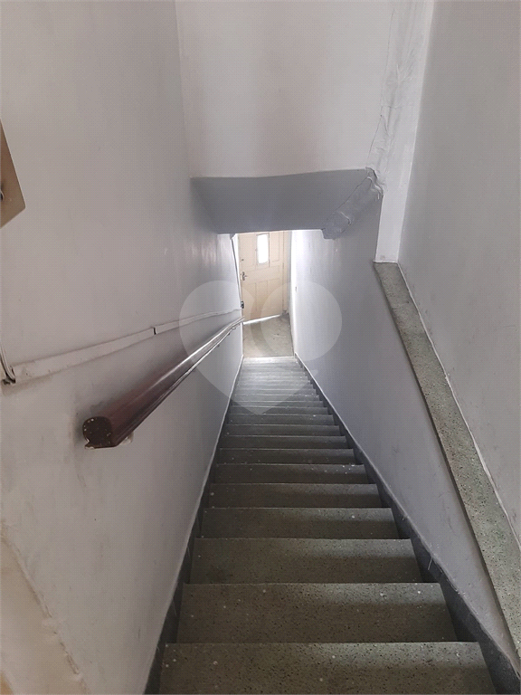 Loja salão comercial e apartamento