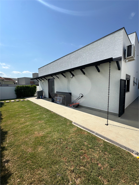 Linda Casa de frente para o lago com 5 suítes em Condomínio de Alto Padrão com lazer completo