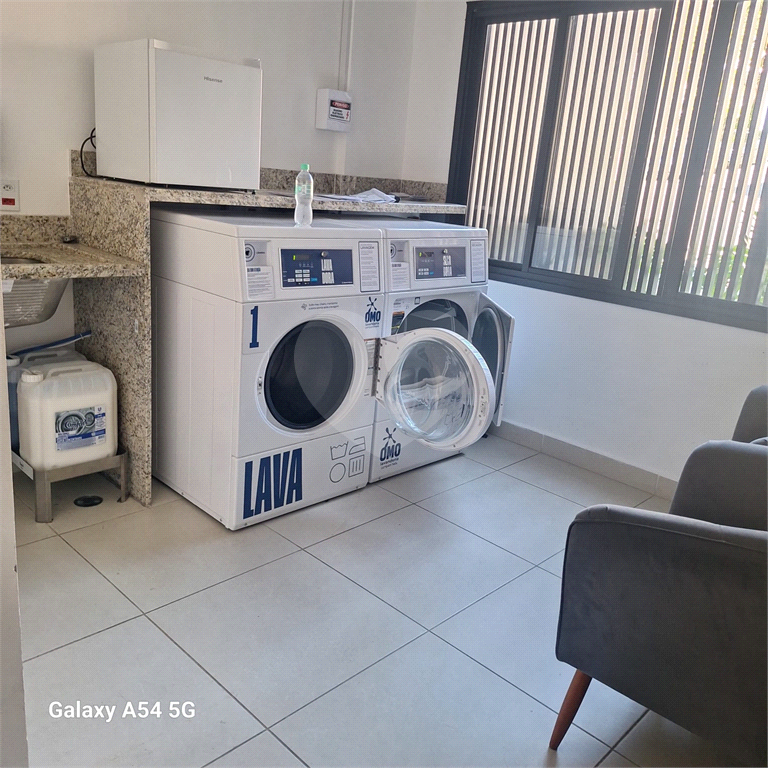 Studio finamente mobiliado, com vaga e porteira fechada. Jardim São Paulo