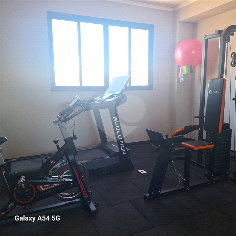 Studio finamente mobiliado, com vaga e porteira fechada. Jardim São Paulo