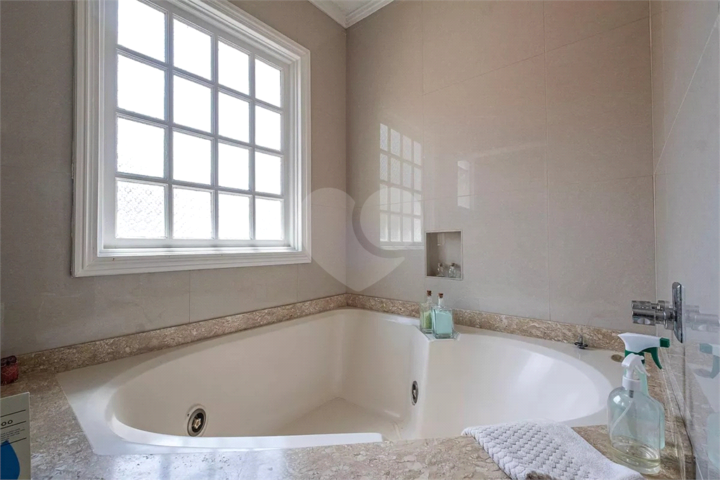 Casa à venda no Sumaré, 3 dormitórios, 1 suite, piscina, 2 vagas