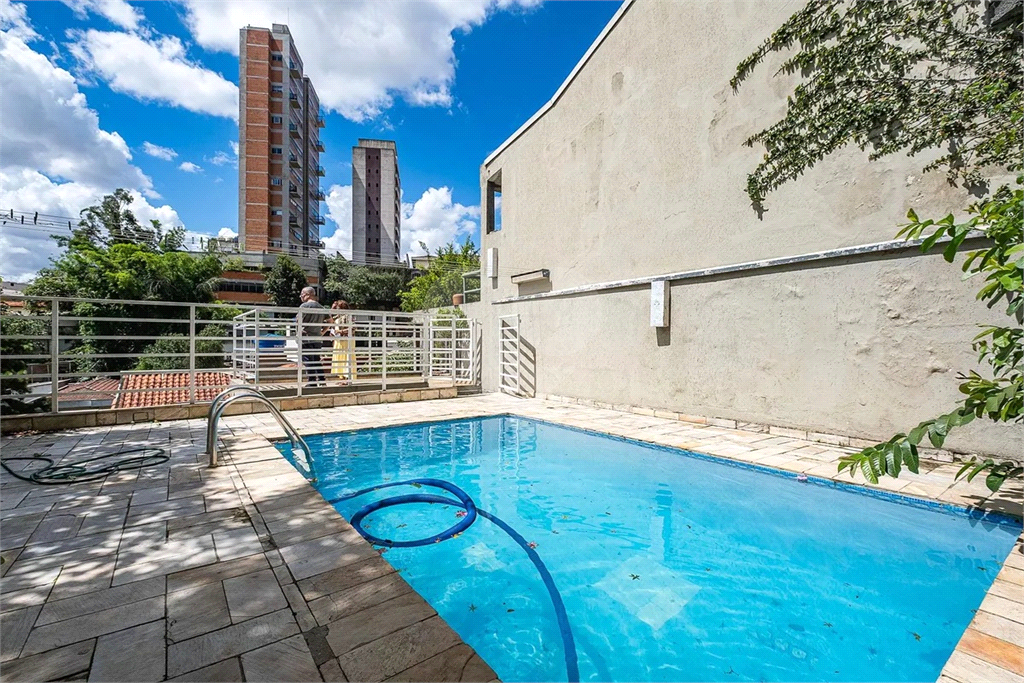 Casa à venda no Sumaré, 3 dormitórios, 1 suite, piscina, 2 vagas