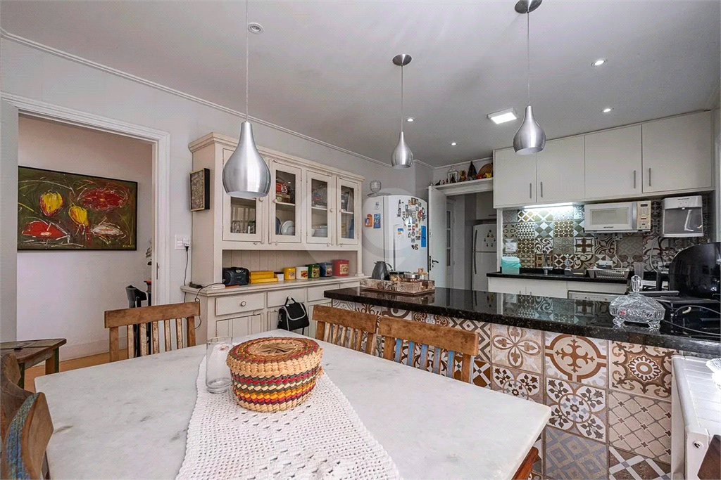 Casa à venda no Sumaré, 3 dormitórios, 1 suite, piscina, 2 vagas