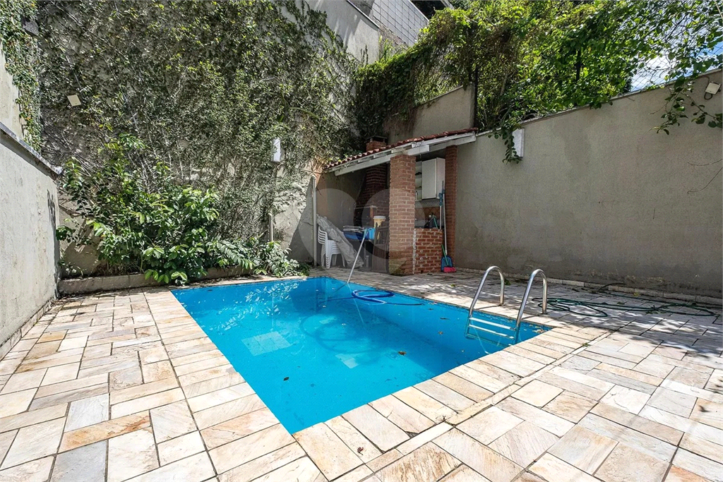 Casa à venda no Sumaré, 3 dormitórios, 1 suite, piscina, 2 vagas