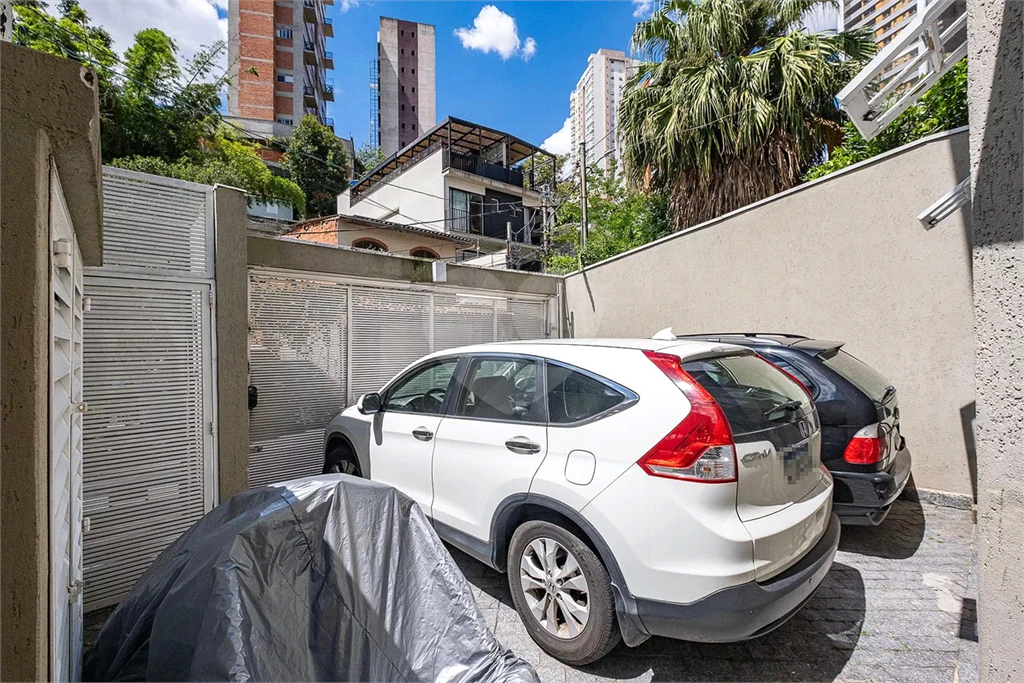 Casa à venda no Sumaré, 3 dormitórios, 1 suite, piscina, 2 vagas