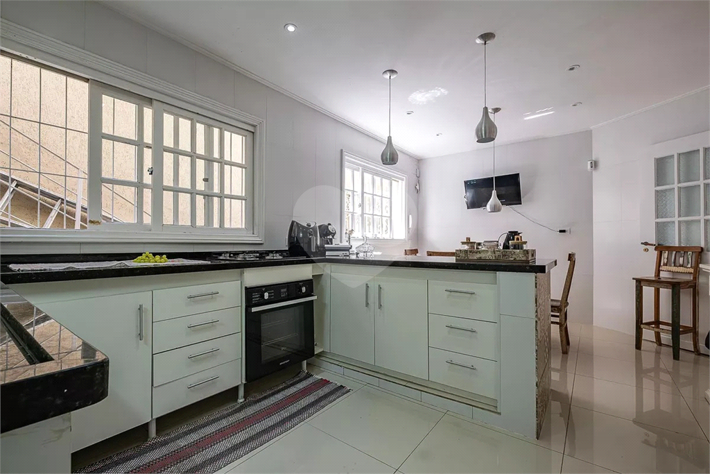 Casa à venda no Sumaré, 3 dormitórios, 1 suite, piscina, 2 vagas