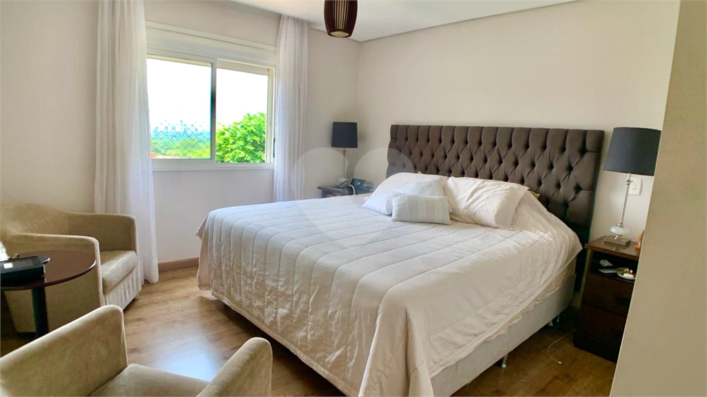 Apartamento à venda em ALTO DE PINHEIROS com 167 m² 
