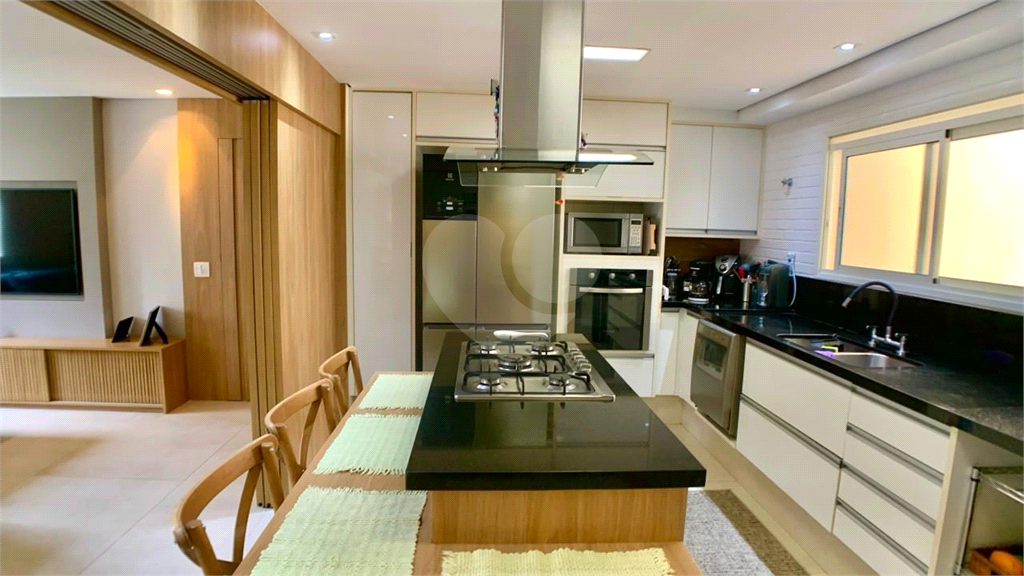 Apartamento à venda em ALTO DE PINHEIROS com 167 m² 
