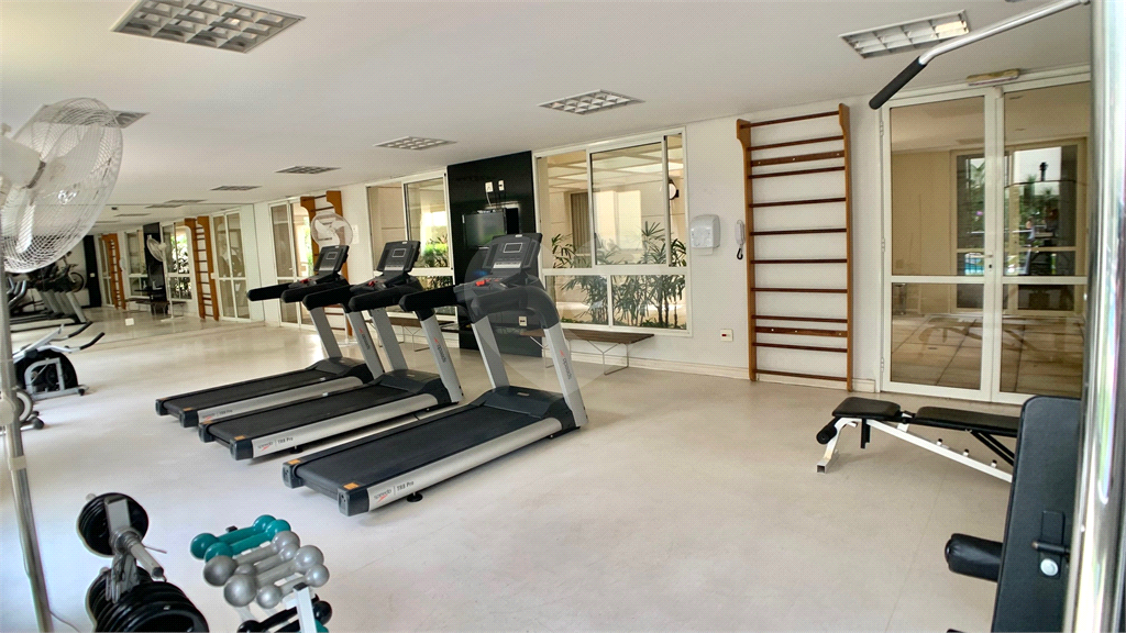 Apartamento à venda em ALTO DE PINHEIROS com 167 m² 
