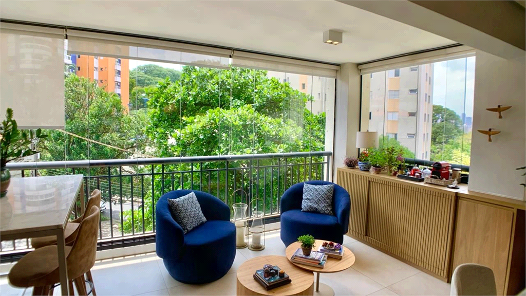 Apartamento à venda em ALTO DE PINHEIROS com 167 m² 

