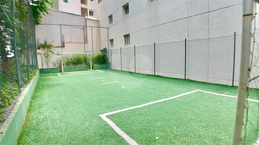 Apartamento à venda em ALTO DE PINHEIROS com 167 m² 
