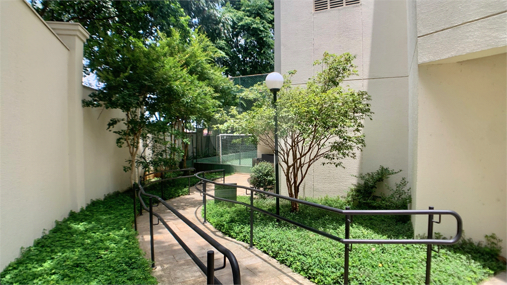 Apartamento à venda em ALTO DE PINHEIROS com 167 m² 
