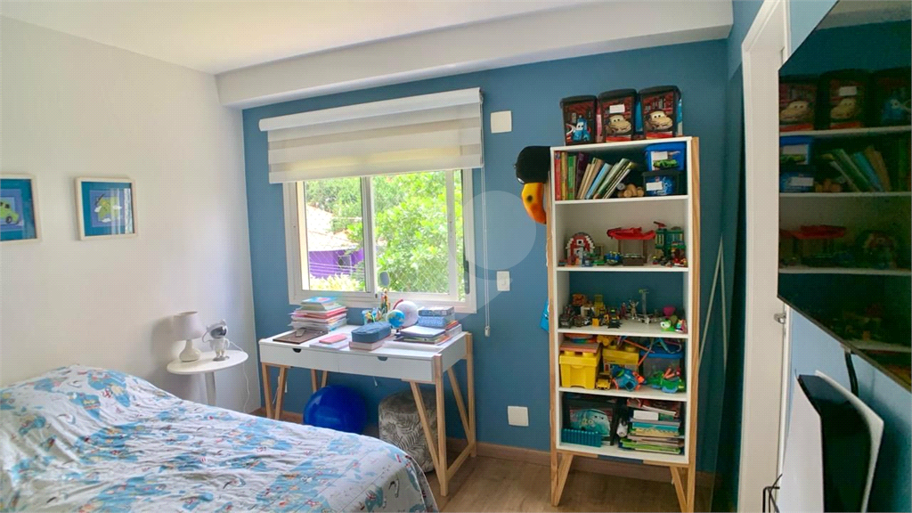 Apartamento à venda em ALTO DE PINHEIROS com 167 m² 
