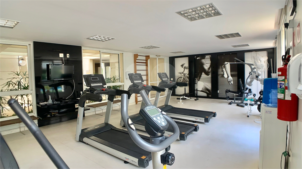Apartamento à venda em ALTO DE PINHEIROS com 167 m² 
