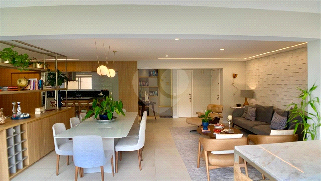Apartamento à venda em ALTO DE PINHEIROS com 167 m² 
