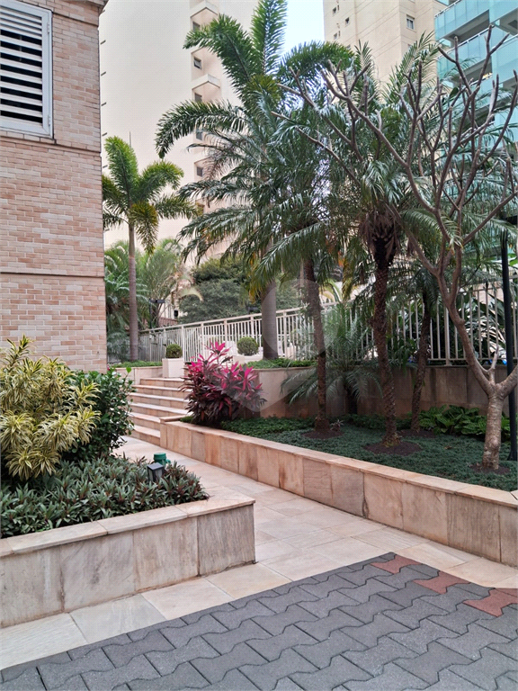 APARTAMENTO em PERDIZES