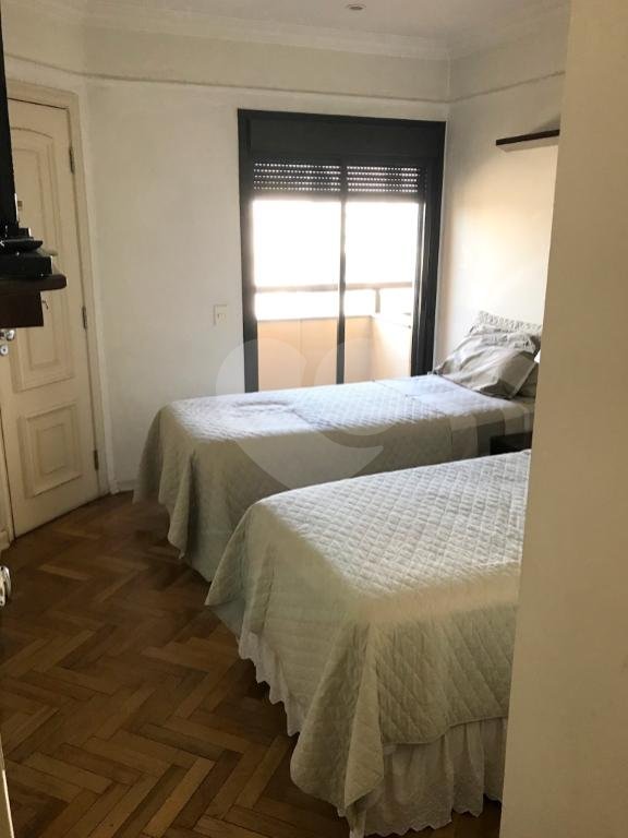 Belíssima cobertura no Campo Belo em excelente localização