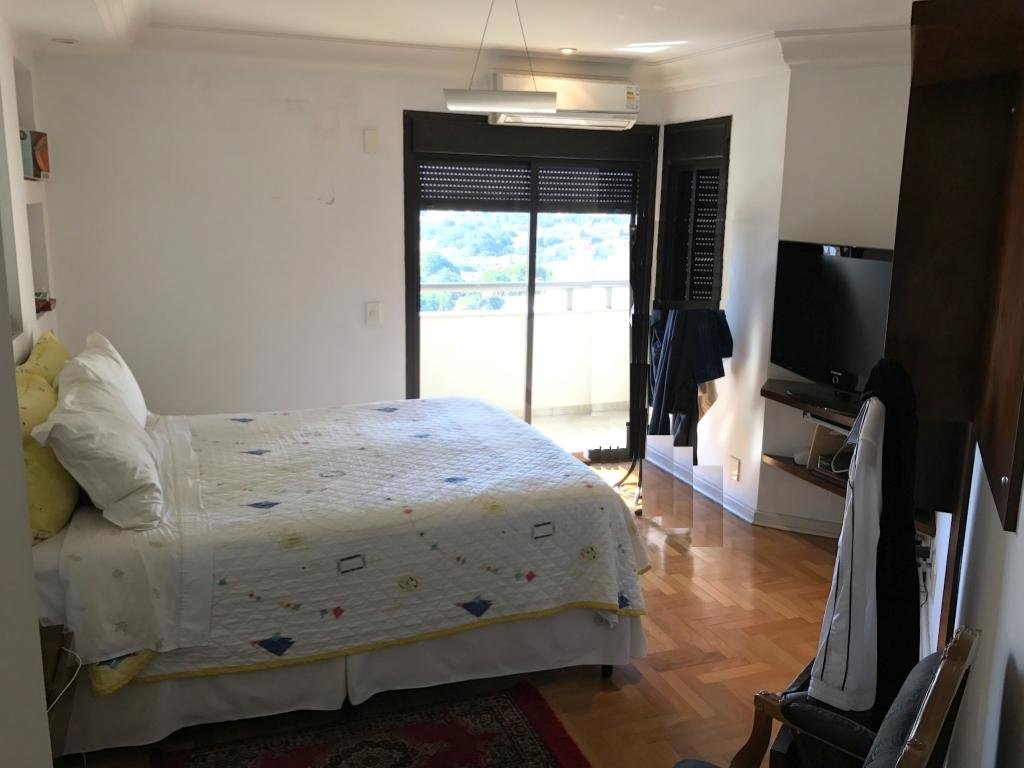 Belíssima cobertura no Campo Belo em excelente localização