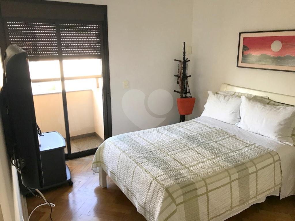 Belíssima cobertura no Campo Belo em excelente localização
