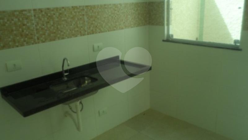 Ótimo sobrado em condomínio próximo a Avenida são Miguel