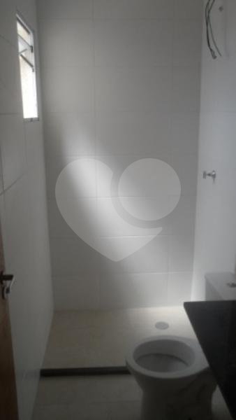 Ótimo sobrado em condomínio fechado