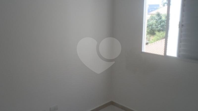Ótimo sobrado em condomínio fechado
