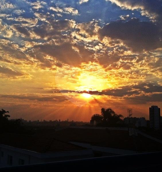 CASA em VILA MADALENA