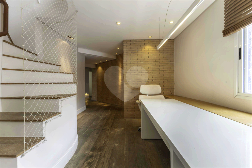 Cobertura dúplex com 175 m para venda e locação no charmoso bairro da Vila Madalena-SP