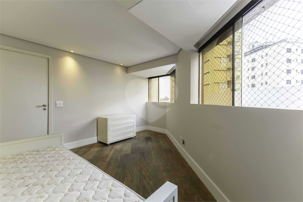 Cobertura dúplex com 175 m para venda e locação no charmoso bairro da Vila Madalena-SP