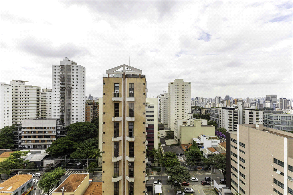 Cobertura dúplex com 175 m para venda e locação no charmoso bairro da Vila Madalena-SP