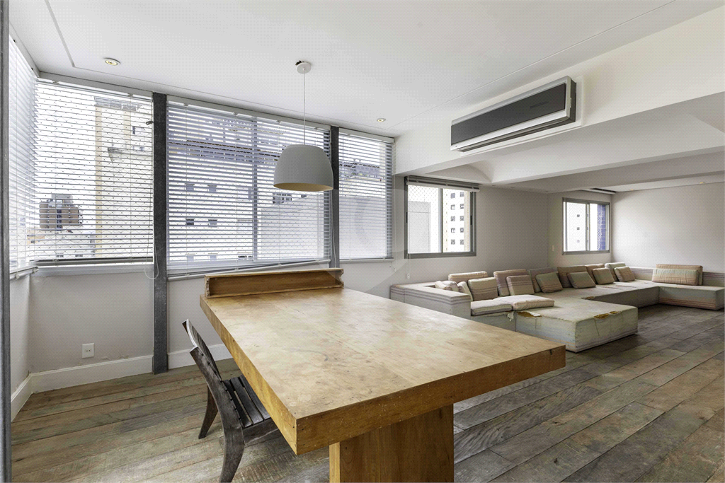 Cobertura dúplex com 175 m para venda e locação no charmoso bairro da Vila Madalena-SP