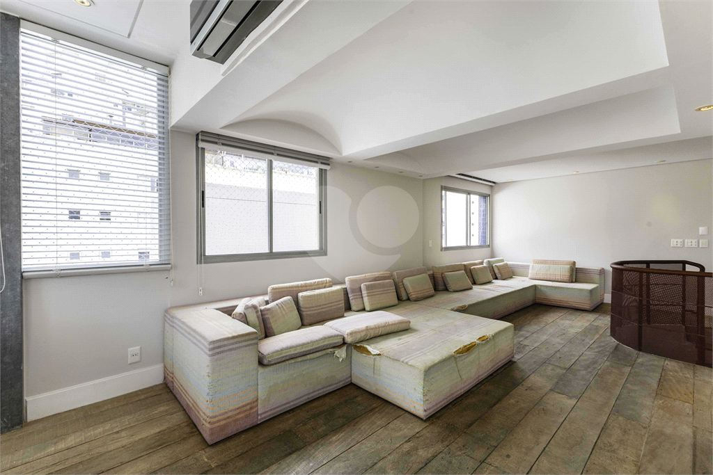 Cobertura dúplex com 175 m para venda e locação no charmoso bairro da Vila Madalena-SP