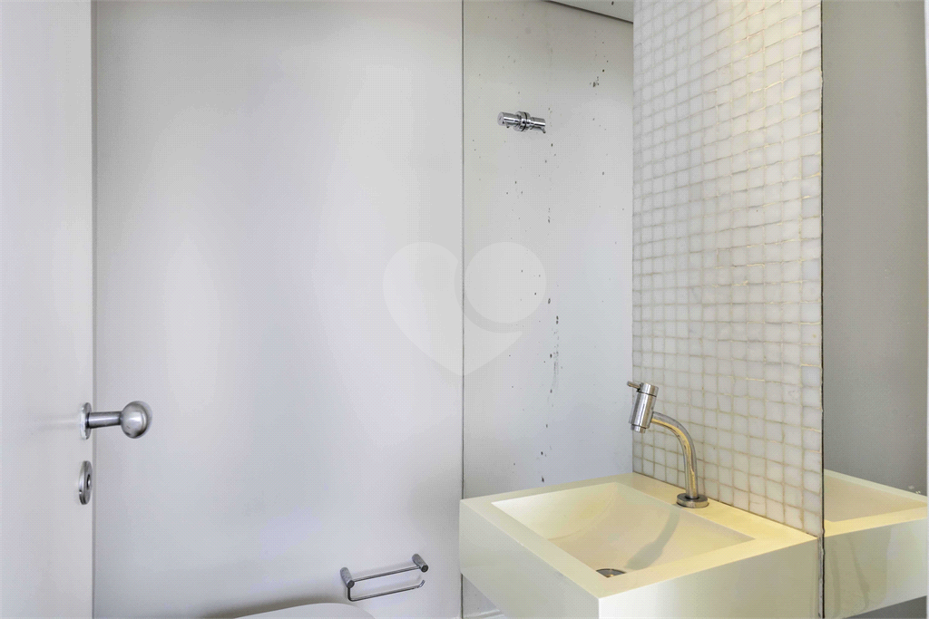 Cobertura dúplex com 175 m para venda e locação no charmoso bairro da Vila Madalena-SP