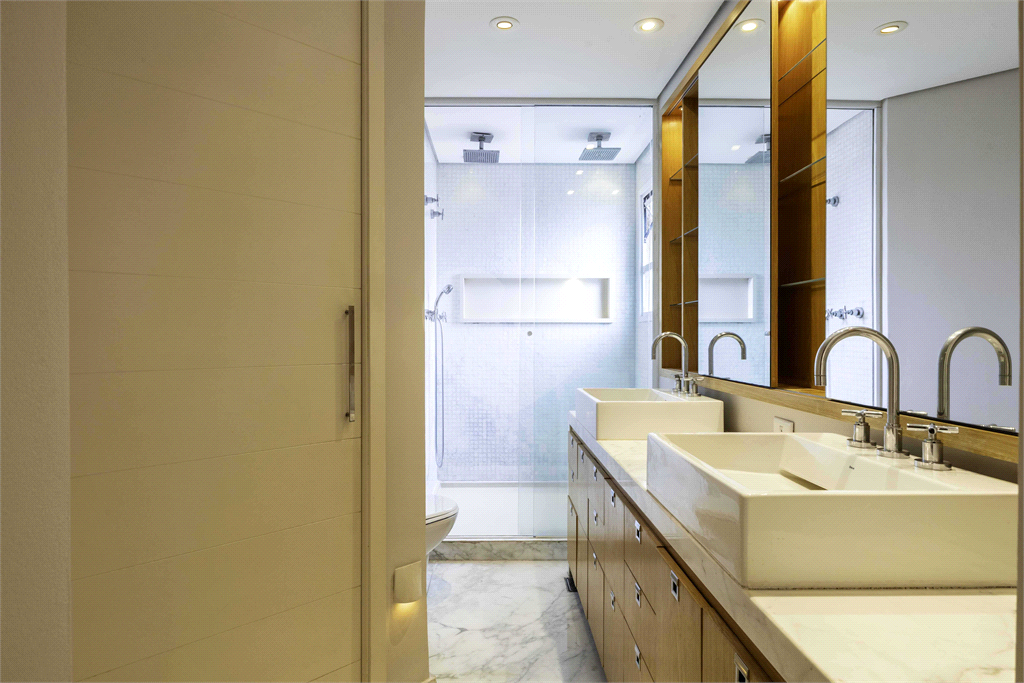 Cobertura dúplex com 175 m para venda e locação no charmoso bairro da Vila Madalena-SP