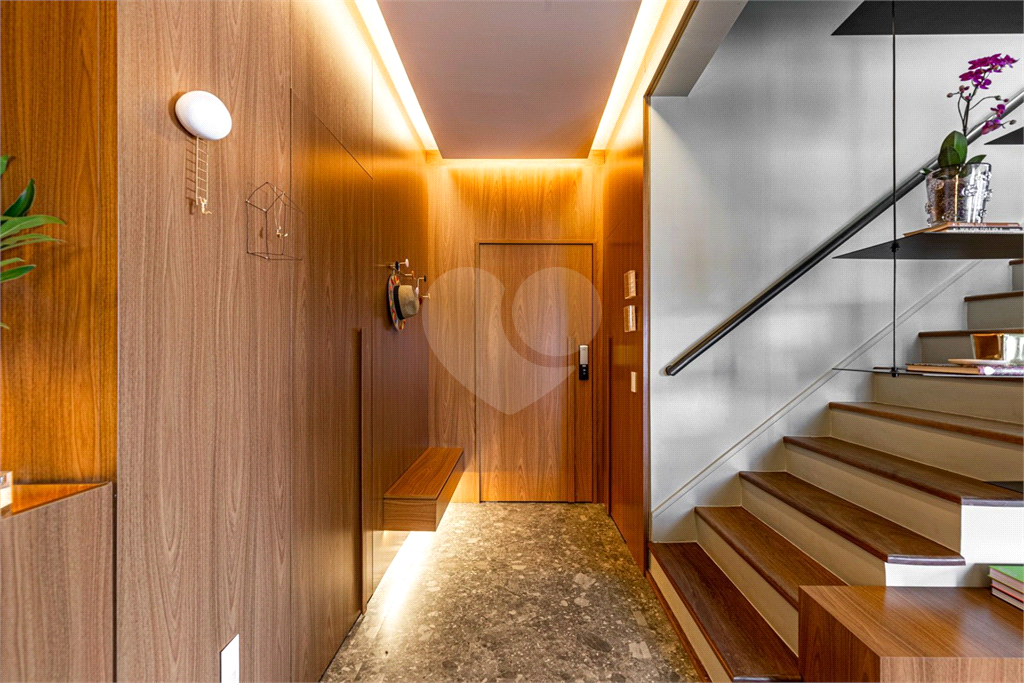 Cobertura com piscina e espaço gourmet privado 4 suítes 4 vagas Vila Uberabinha