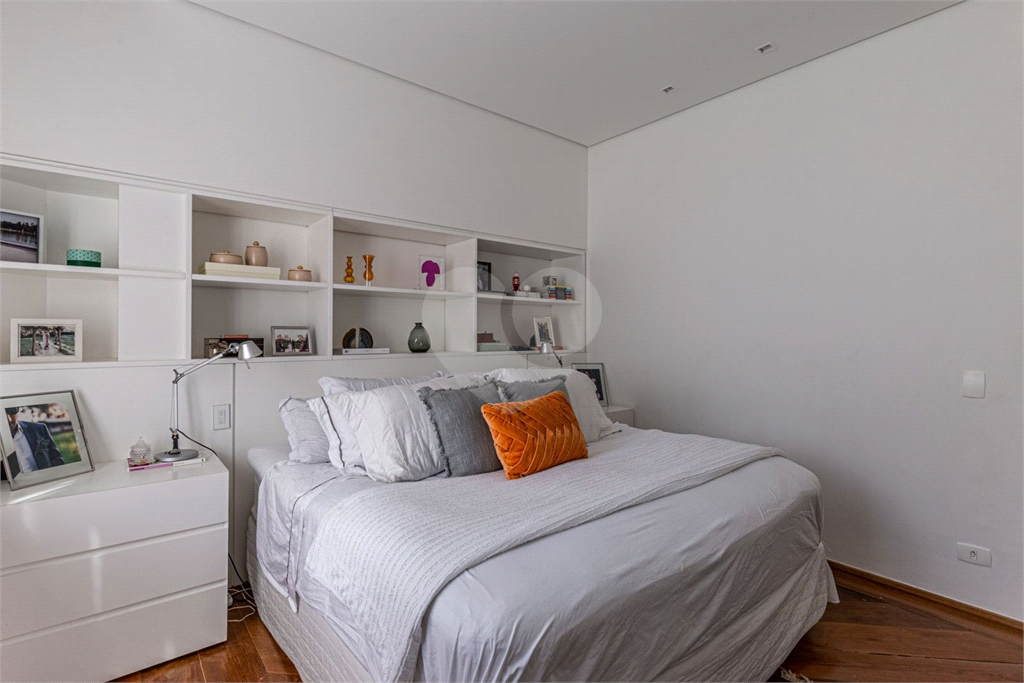 Cobertura com piscina e espaço gourmet privado 4 suítes 4 vagas Vila Uberabinha