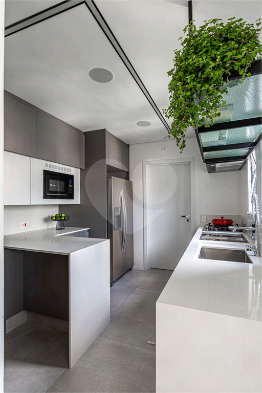 Cobertura com piscina e espaço gourmet privado 4 suítes 4 vagas Vila Uberabinha
