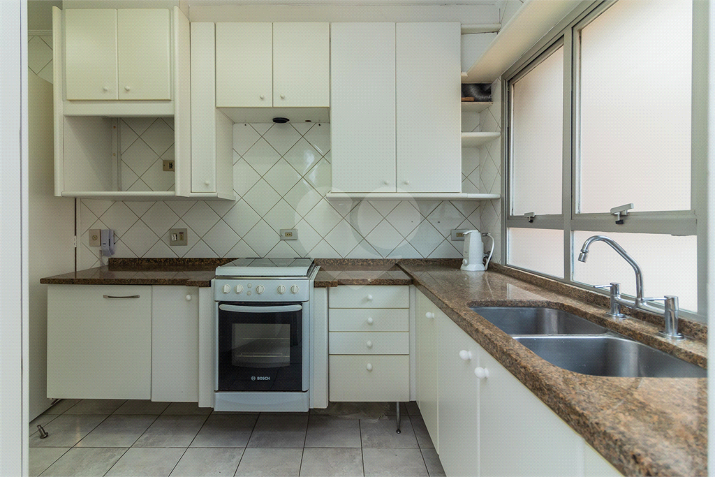 APARTAMENTO em PINHEIROS