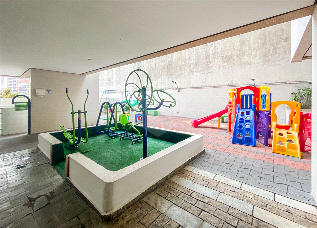 APARTAMENTO em PINHEIROS