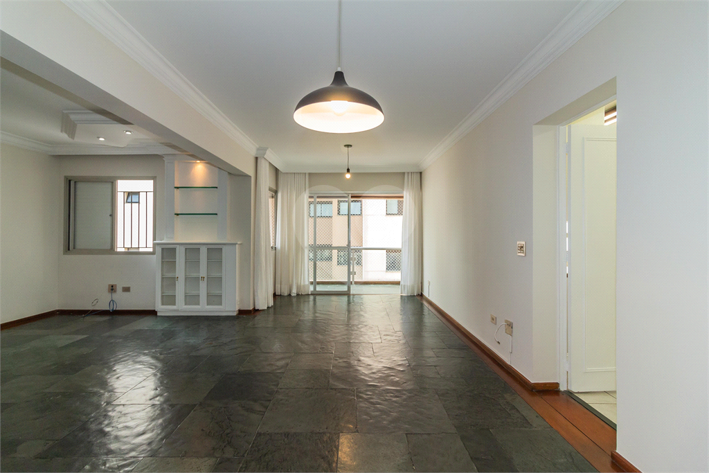 APARTAMENTO em PINHEIROS