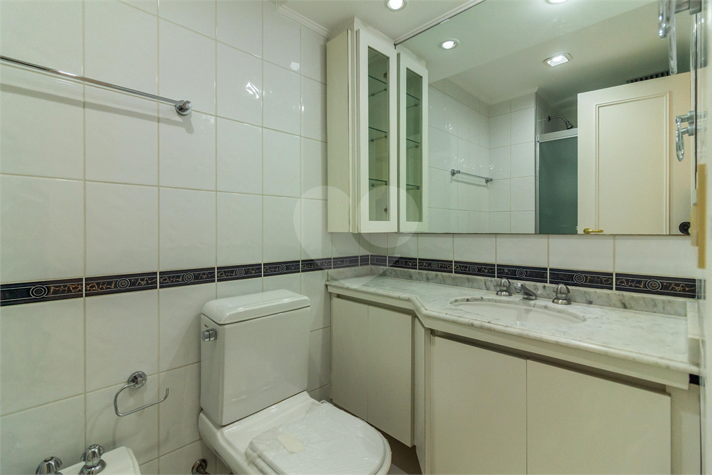 APARTAMENTO em PINHEIROS