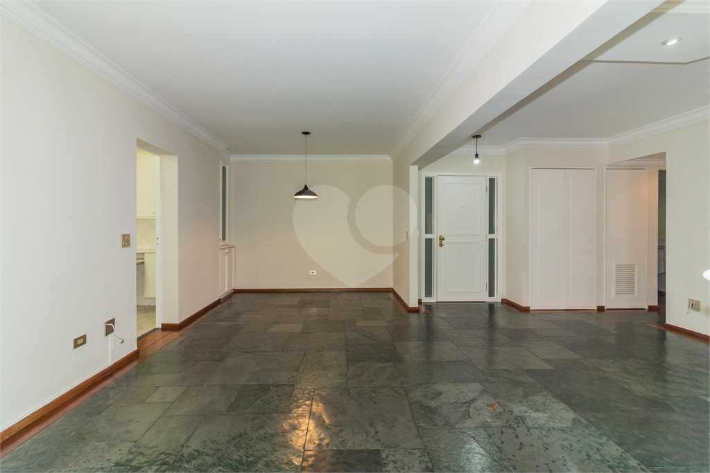 APARTAMENTO em PINHEIROS