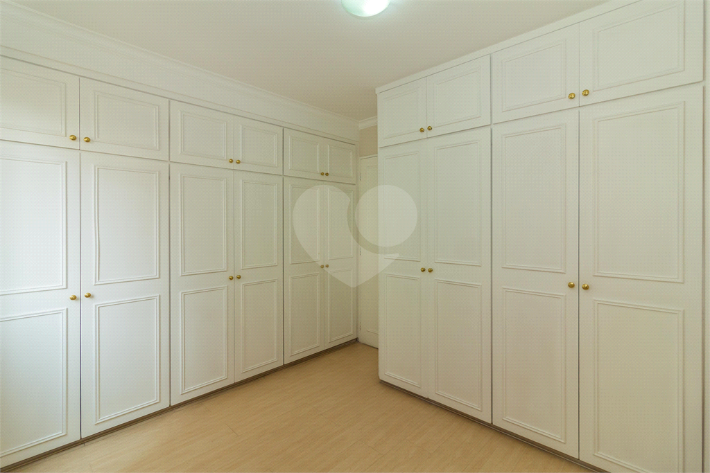 APARTAMENTO em PINHEIROS