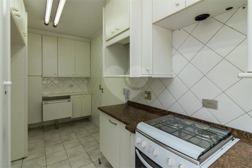 APARTAMENTO em PINHEIROS