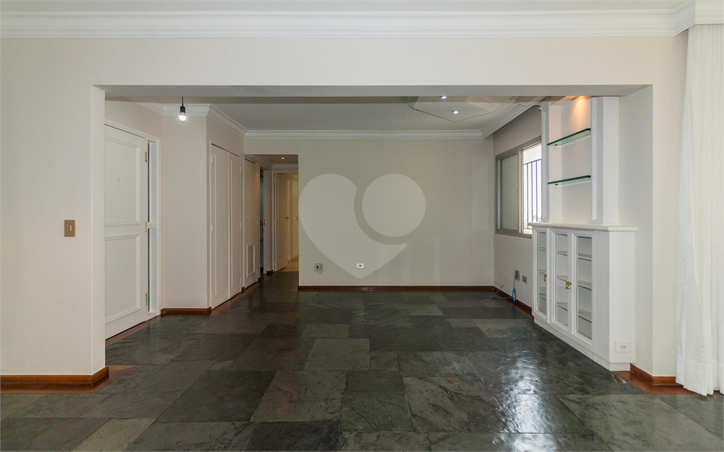 APARTAMENTO em PINHEIROS